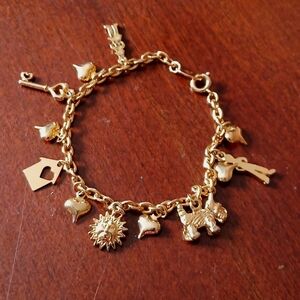 Vtg Trifari "My Favorite Things" Charm Bracelet